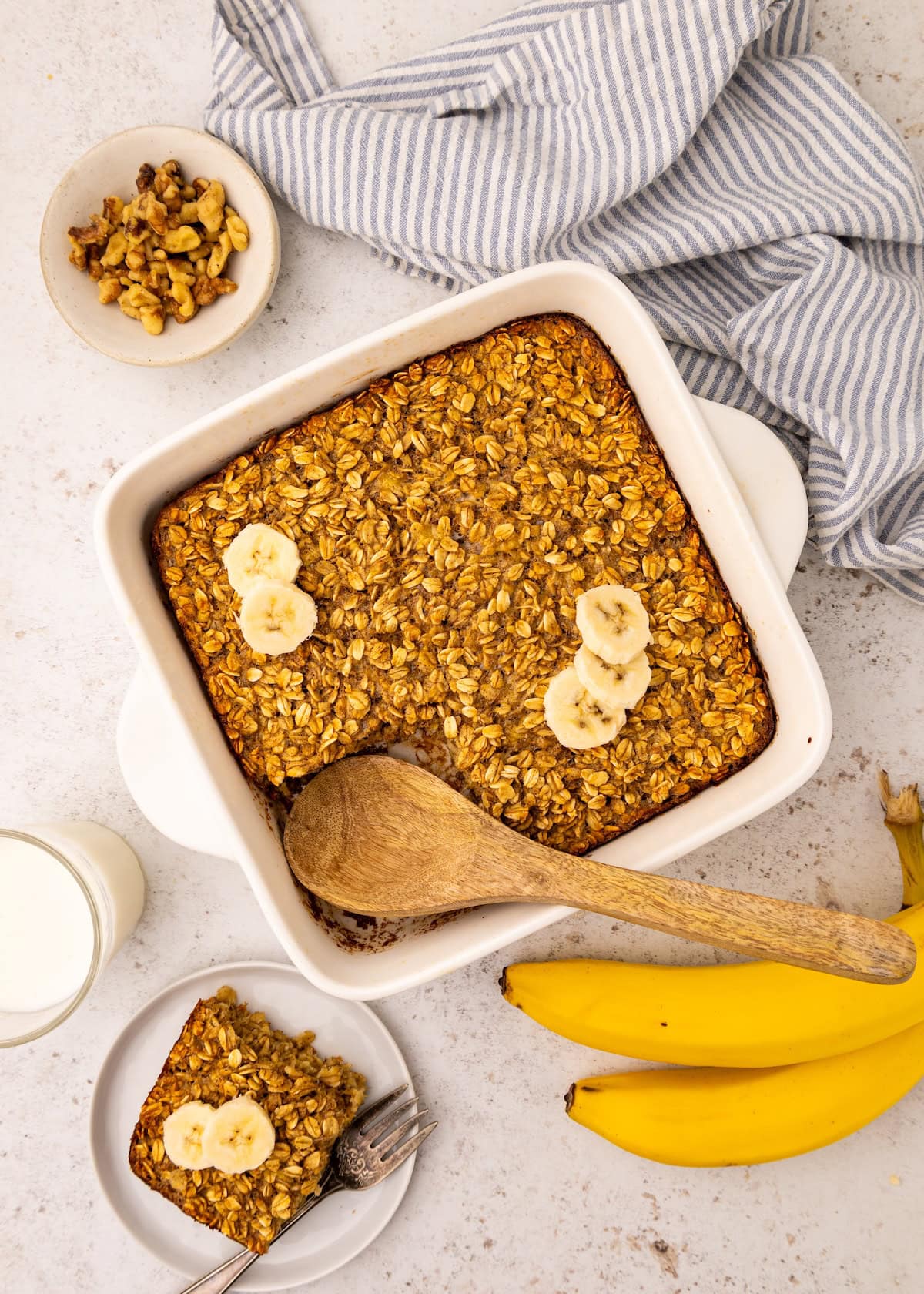 Easy Banana Baked Oatmeal: Wholesome Make-Ahead Breakfast